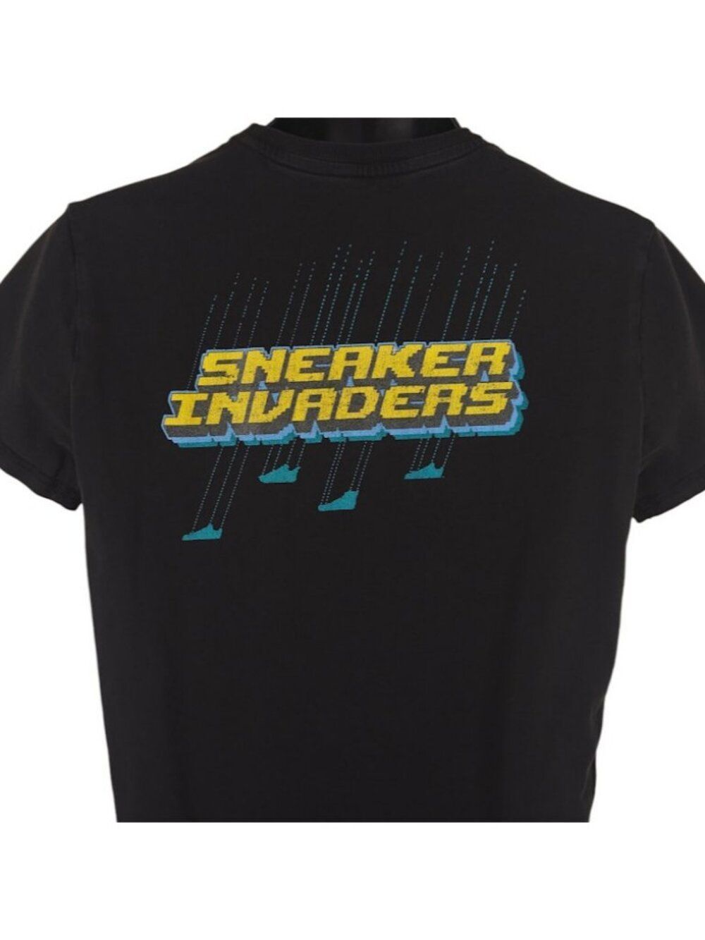 Sneaker Invaders T Shirt Mens Size Small Black Sneakerheads Video Game RELAXED